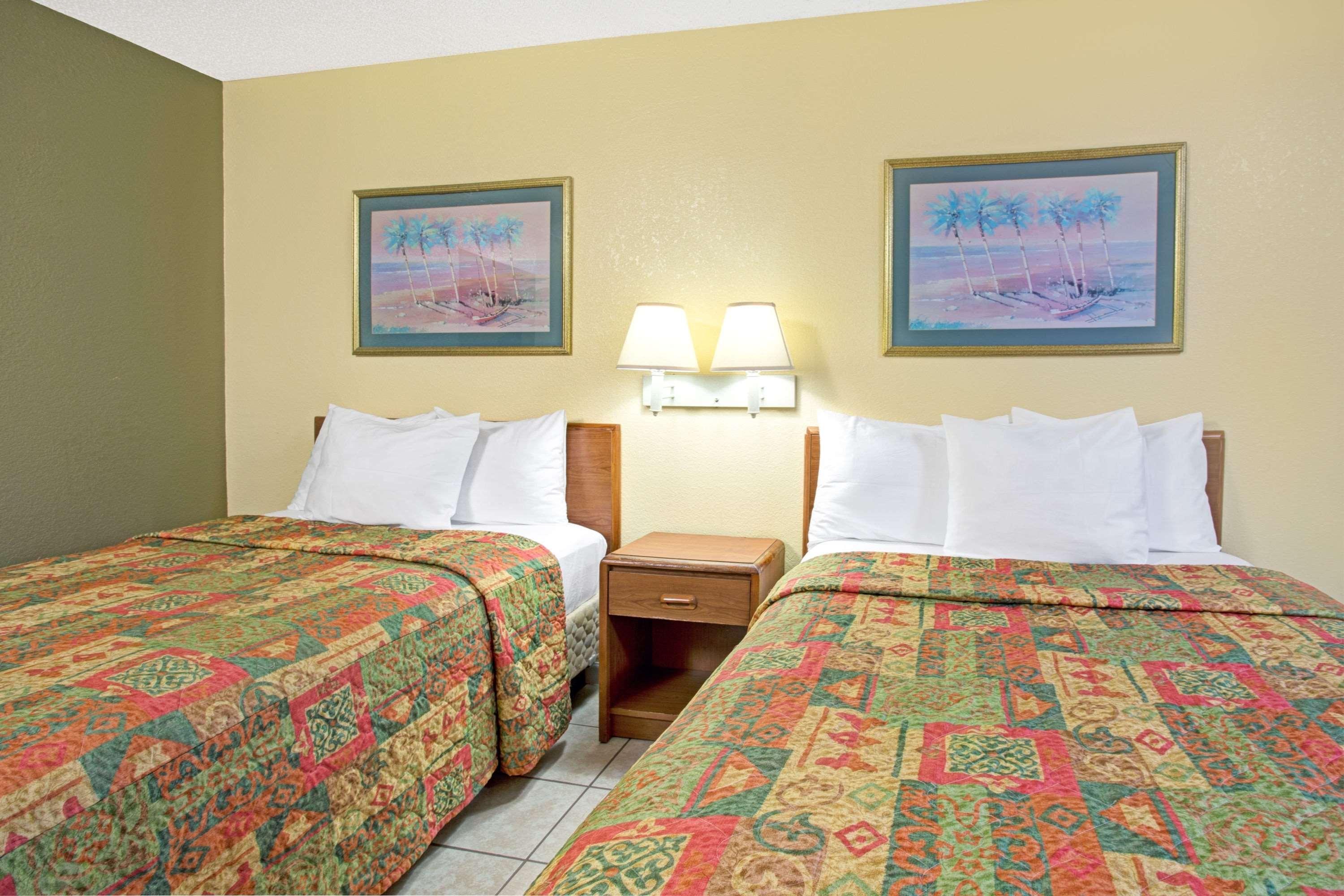 Days Inn By Wyndham Cocoa Cruiseport West At I-95/524 Ngoại thất bức ảnh