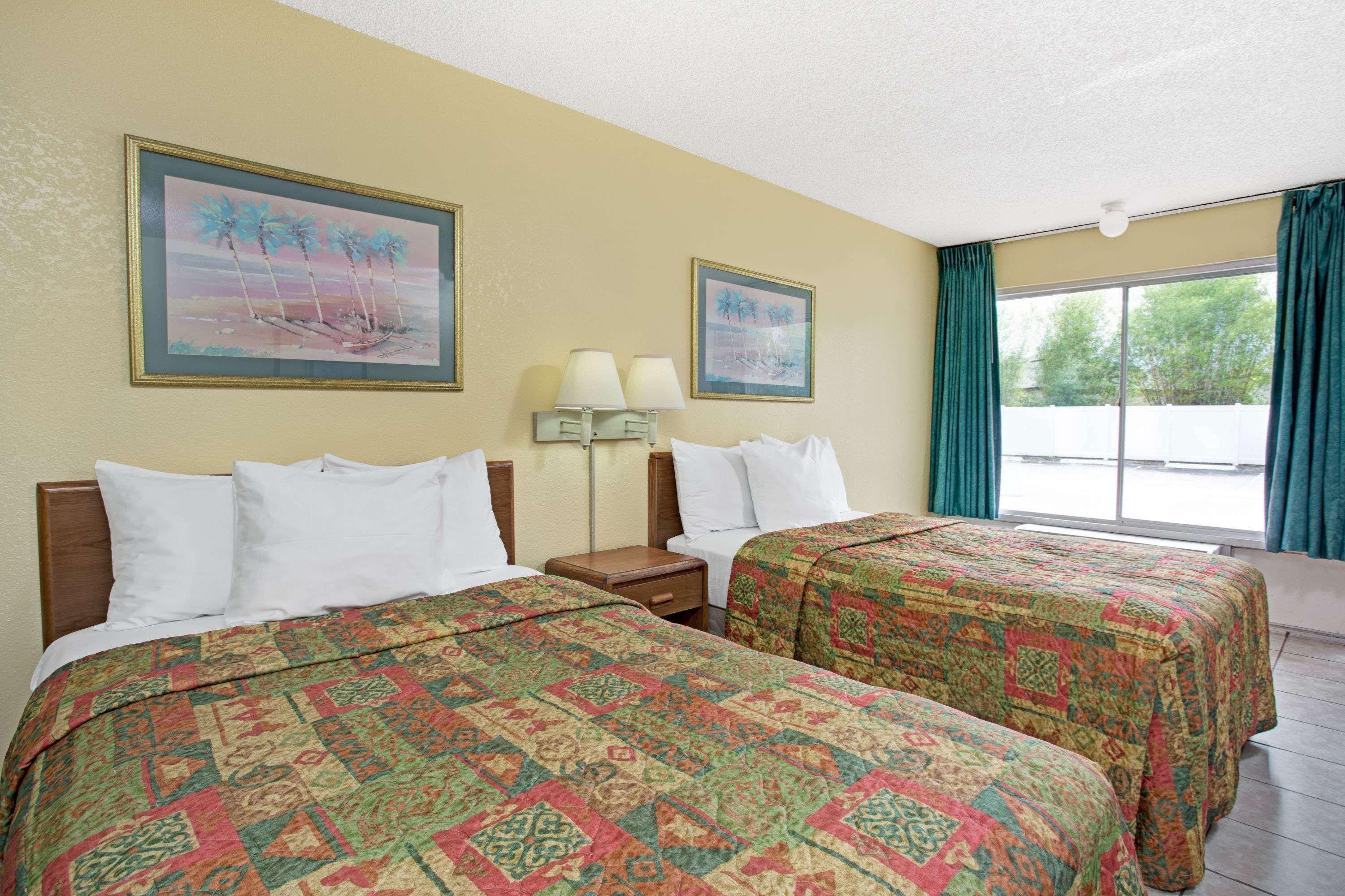 Days Inn By Wyndham Cocoa Cruiseport West At I-95/524 Ngoại thất bức ảnh