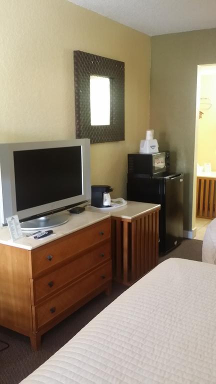 Days Inn By Wyndham Cocoa Cruiseport West At I-95/524 Ngoại thất bức ảnh