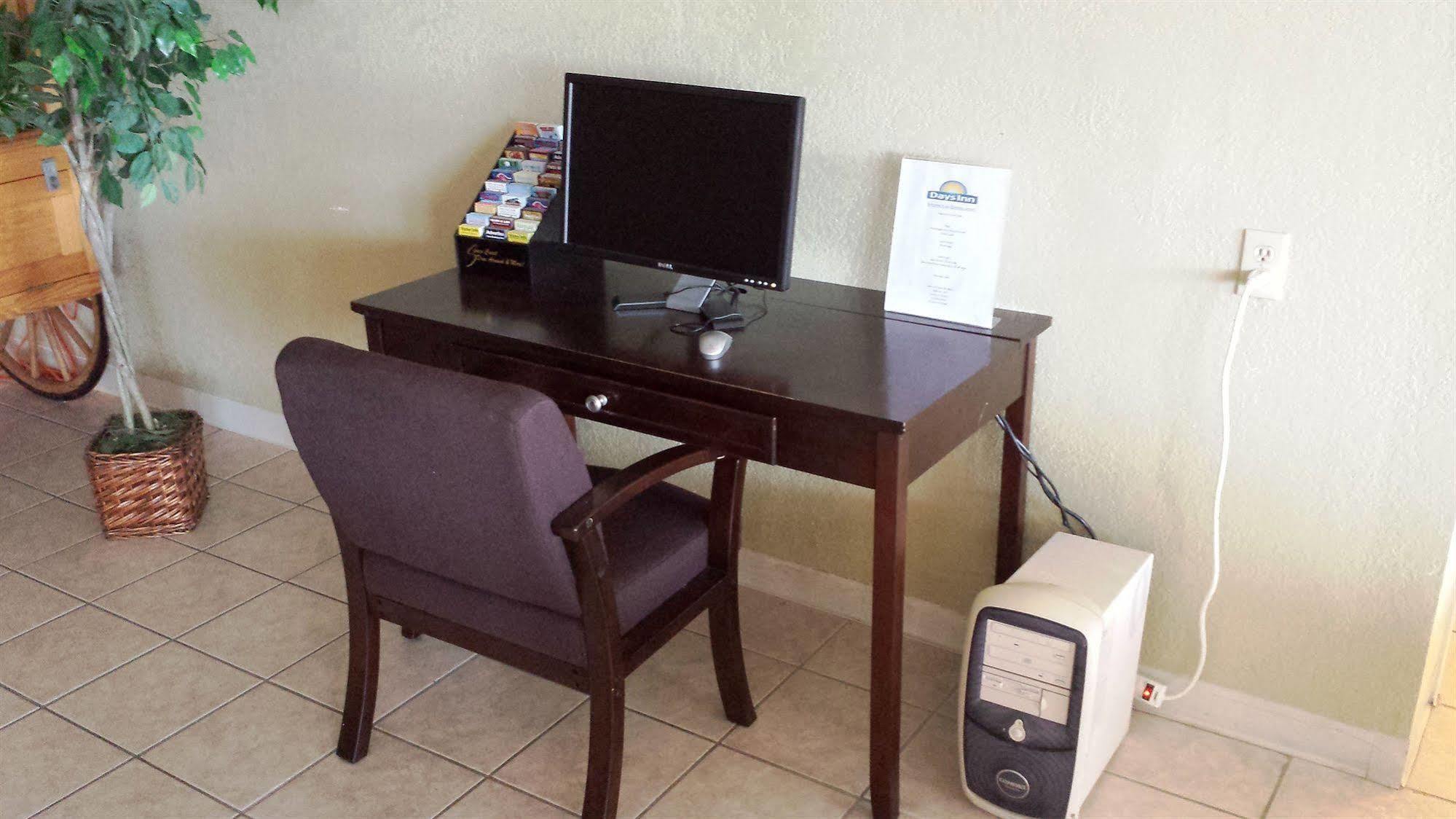 Days Inn By Wyndham Cocoa Cruiseport West At I-95/524 Ngoại thất bức ảnh